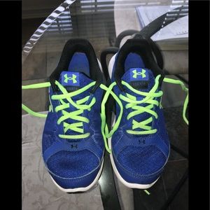 EUC Under Armour Boys Shoes